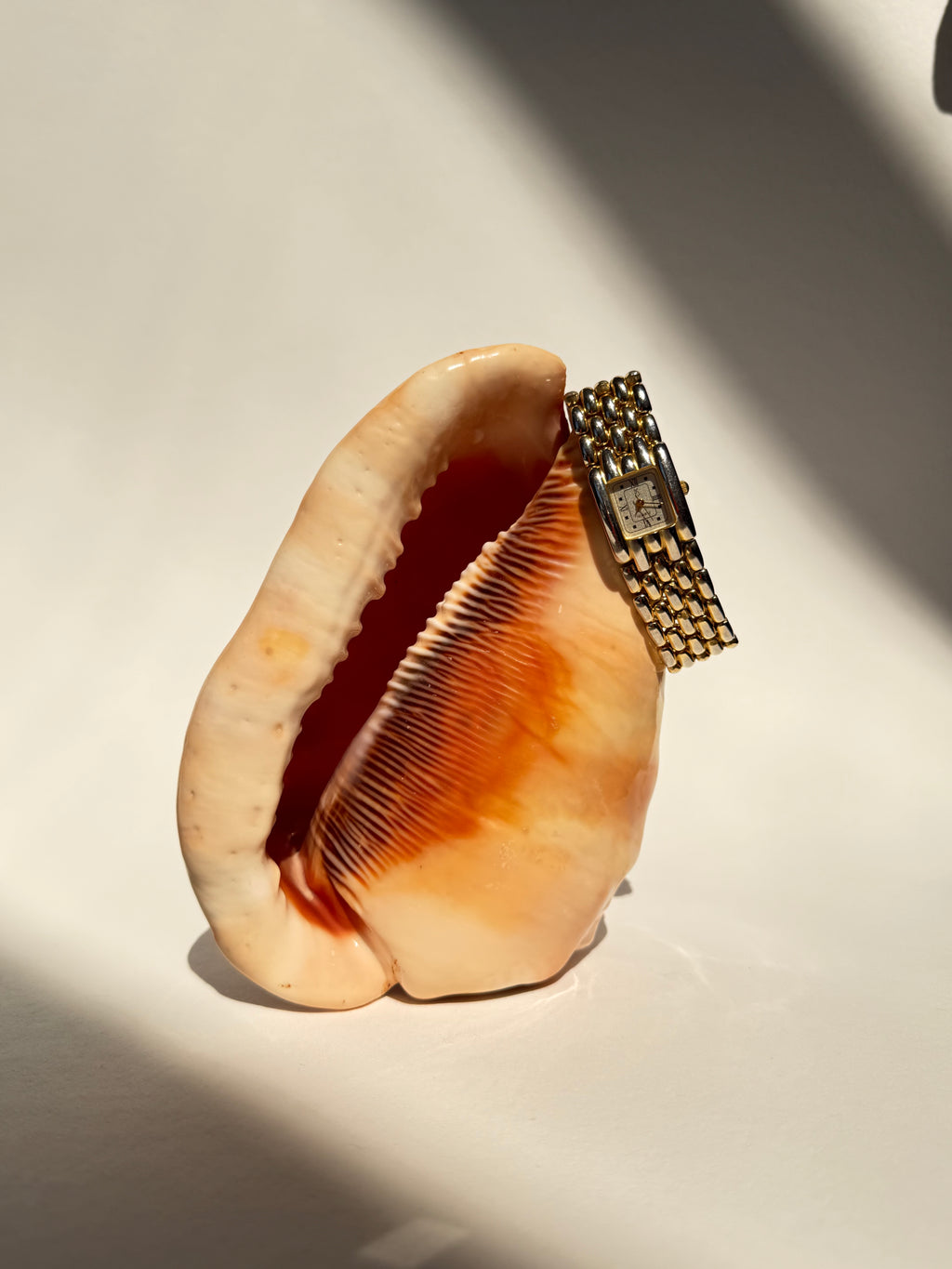 GOLD WEAVE WRIST WATCH