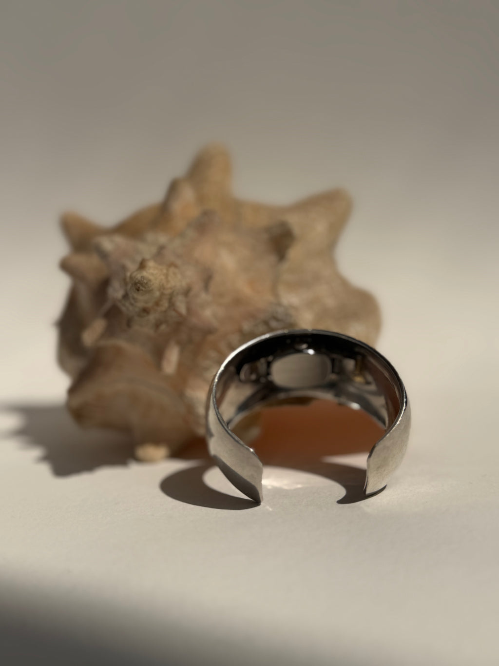 SILVER NATIVE AMERICAN SIDE CARVED CUFF WATCH