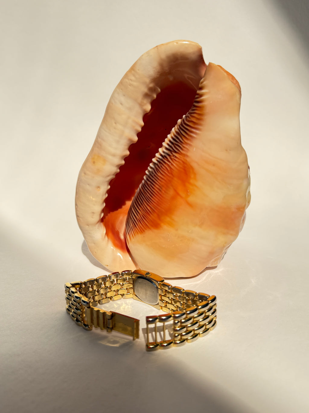 GOLD WEAVE WRIST WATCH