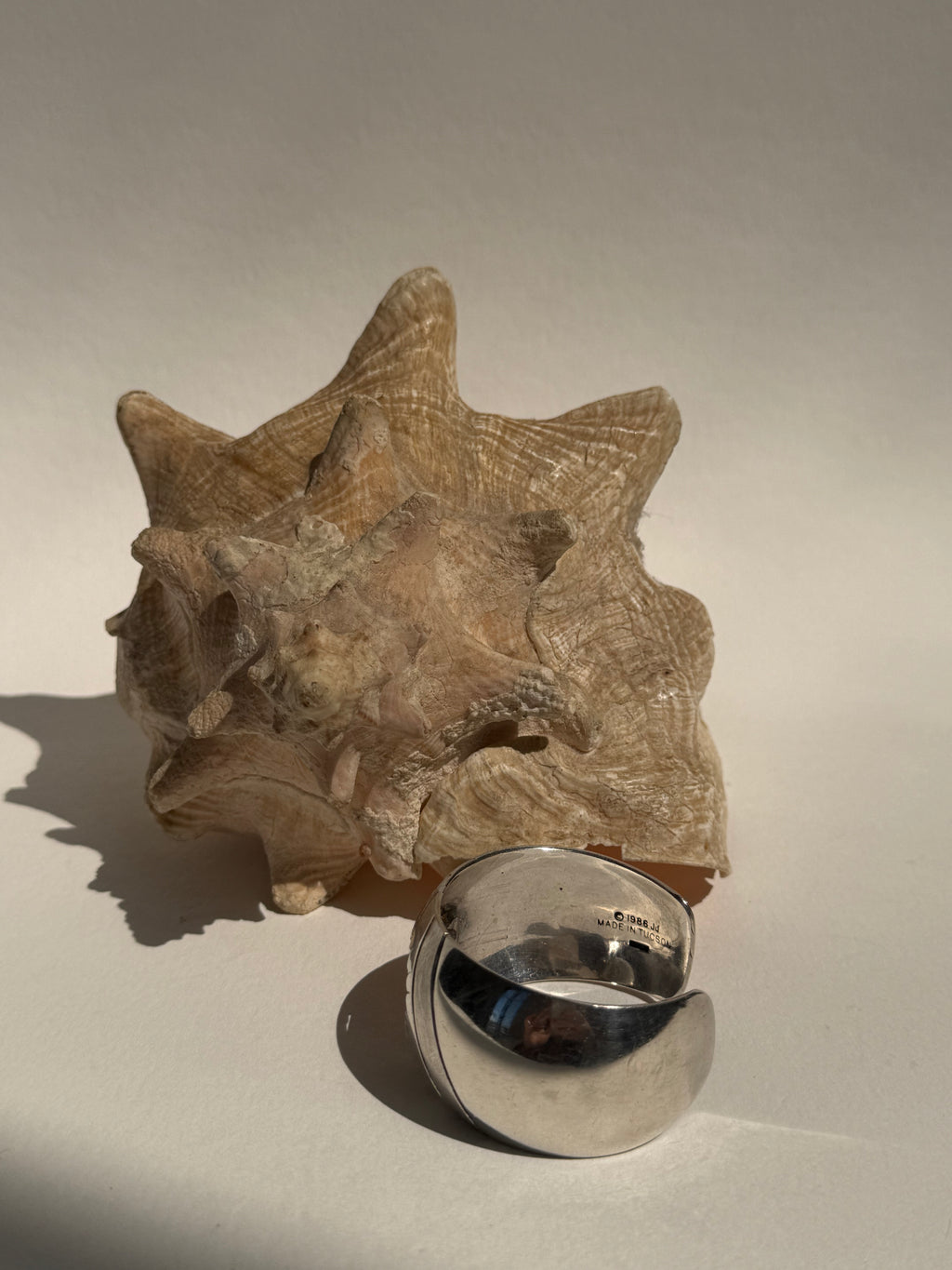 SILVER NATIVE AMERICAN SIDE CARVED CUFF WATCH