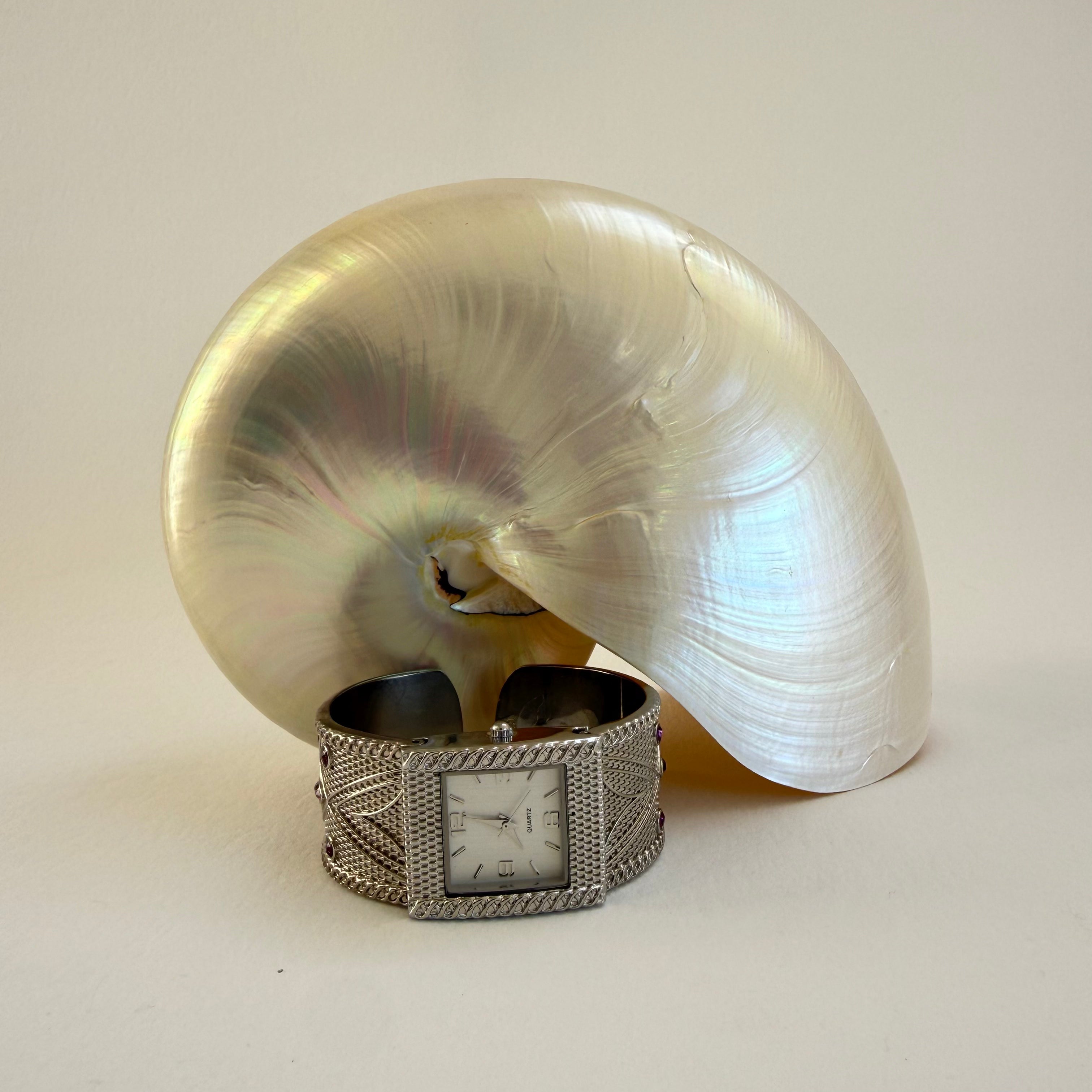 SILVER STONE CUFF WRIST WATCH