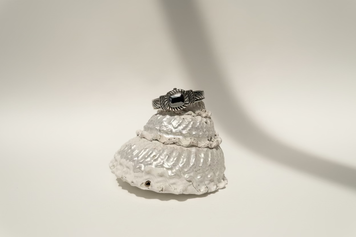 PEEK-A-BOO HIDDEN BLACK OPEN BANGLE WRIST WATCH