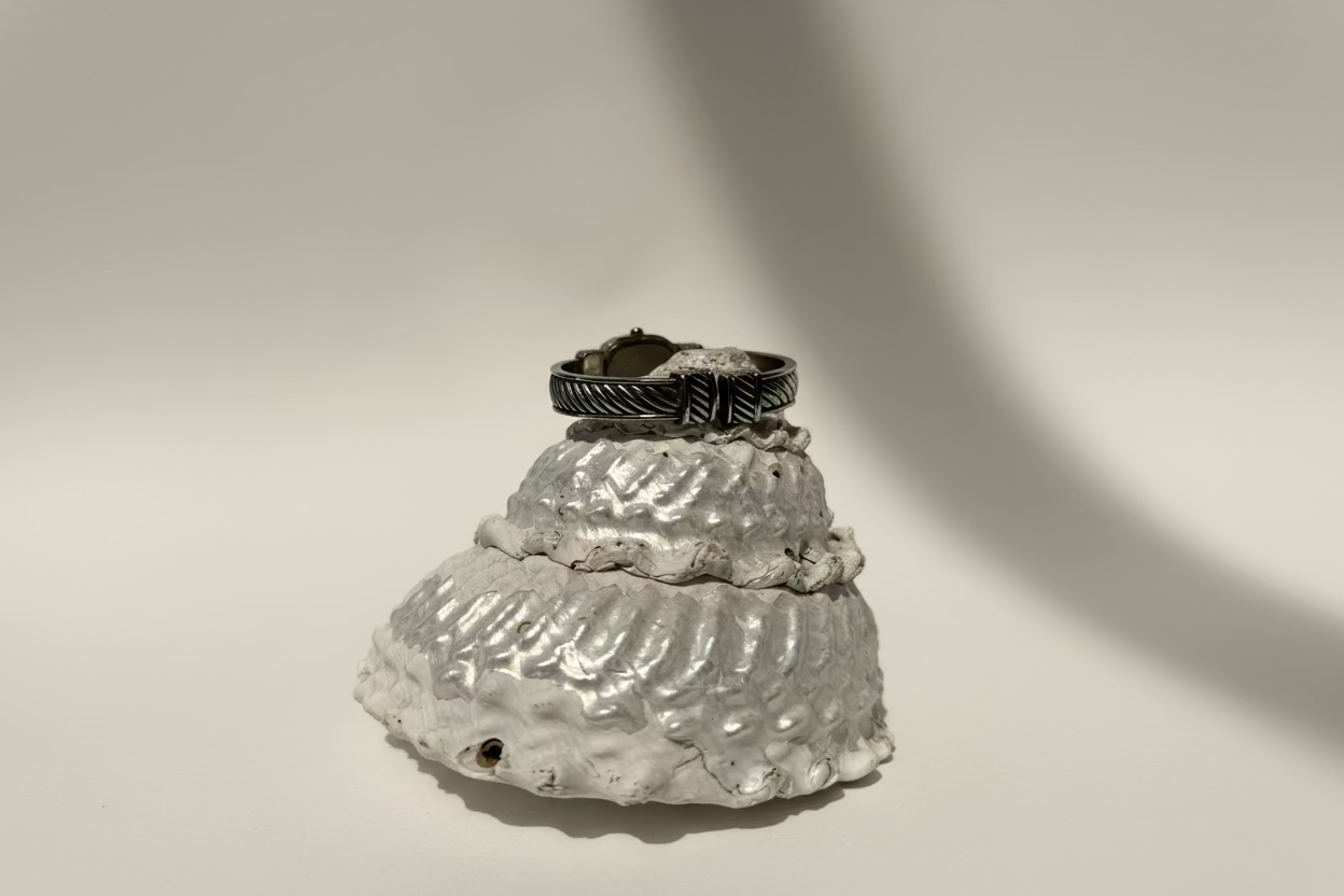 PEEK-A-BOO HIDDEN BLACK OPEN BANGLE WRIST WATCH