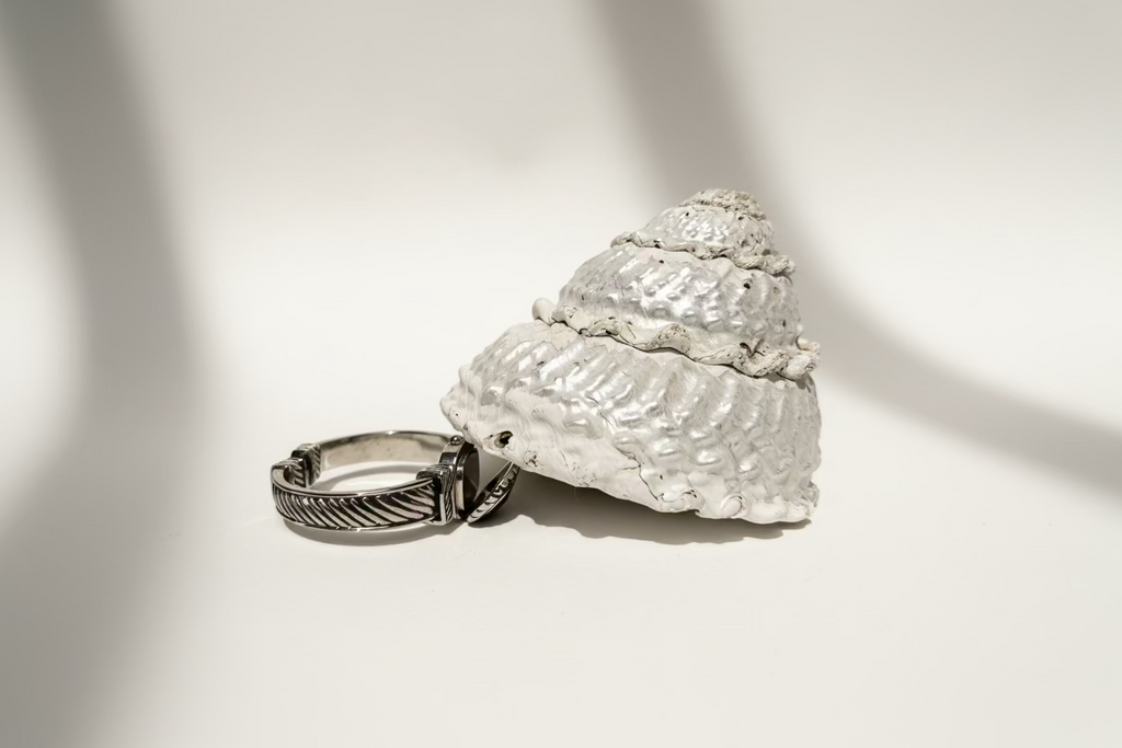 PEEK-A-BOO HIDDEN BLACK OPEN BANGLE WRIST WATCH