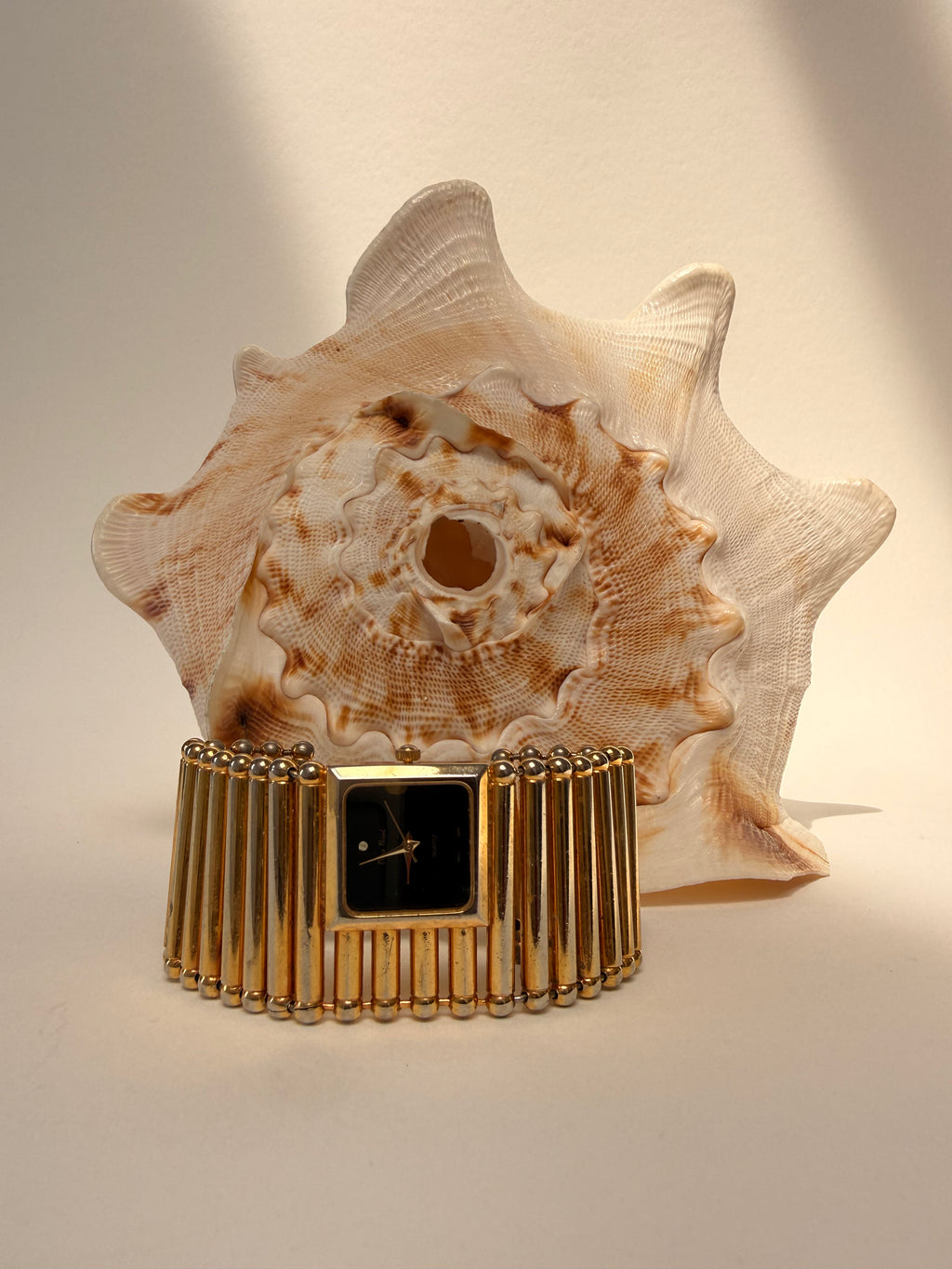 GOLD VINTAGE BAR BAND CUFF BRACELET WATCH